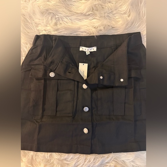 Hyfve black cargo mini skirt size: Large - Picture 2 of 4